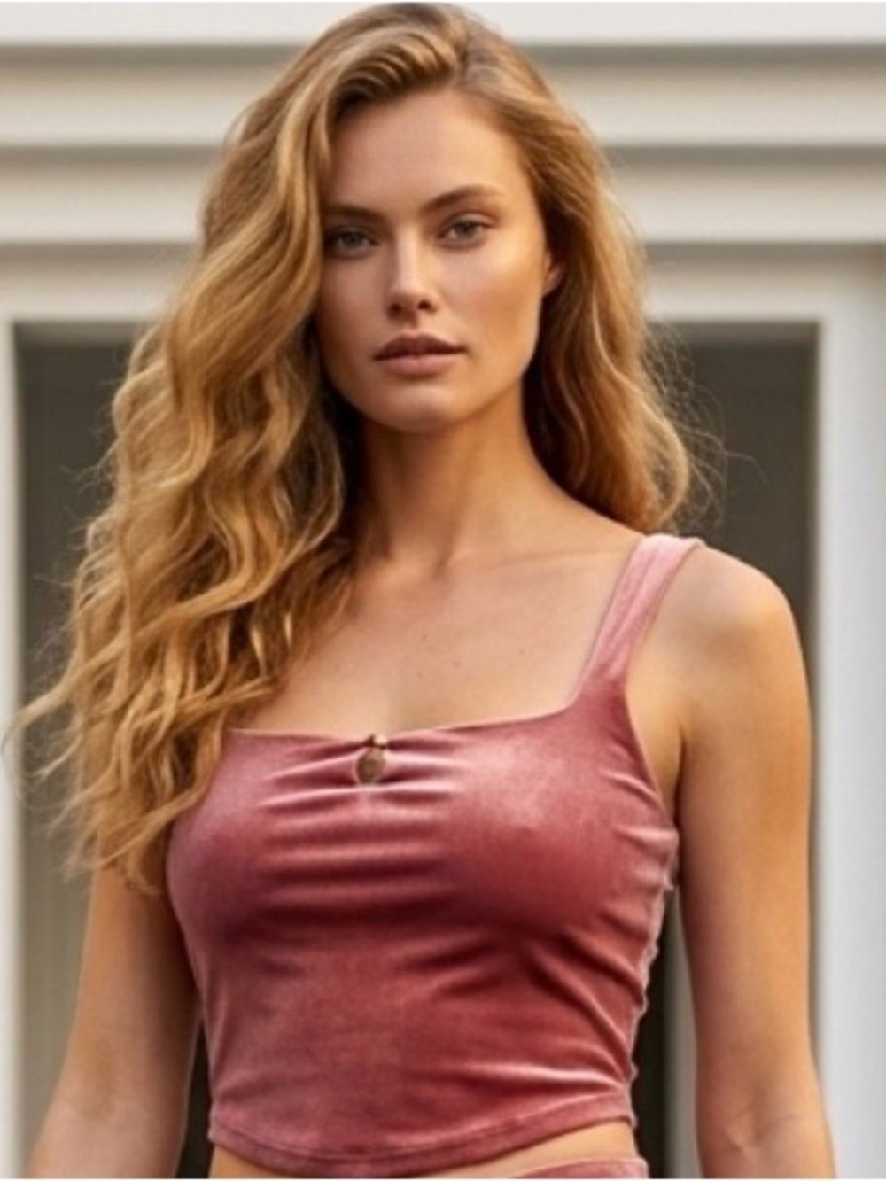 Free | Rose Wine Velvet Crop Tank with Keyhole